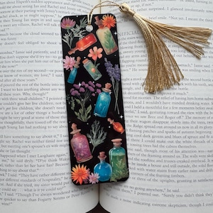 Apothecary Bookmark, Fantasy Potion Page Holder, Whimsical Botanical Book Accessory, Gift Reader Bookworm, Witchy Bookish Gift, Book Club