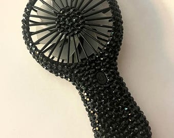 Bedazzled draagbare ventilator: draagbare, oplaadbare, glamoureuze make-uptool met zwarte strassteentjes