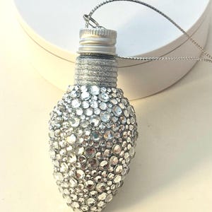Ornamento natalizio con strass di cristallo: ornamento a forma di lampadina scintillante