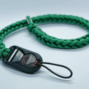 Pasek na nadgarstek Peak Design Paracord - 35+ KOLORÓW - Ręcznie robiony pasek na linę Paracord - Prezent dla fotografa - Pasek tkany - Paski filmowe