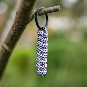 Minimalist Paracord Keyring - PICK YOUR COLOUR - Climbing, Adventurer, Nautical Male Rope Key Ring Keychain Accessory