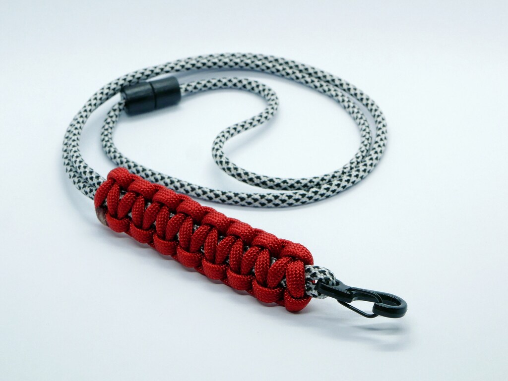 Collana Portachiavi In Paracord 550 Con Fischietto - Resistente E Regolabile Per Escursioni Outdoor