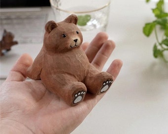 Cadeaux de la fête des pères Figurine d’ours sculptée à la main Support pour téléphone Décoration intérieure Thé animaux de compagnie bois Support d’ours décor de téléphone Décoration de téléphone Cadeaux de la fête des pères