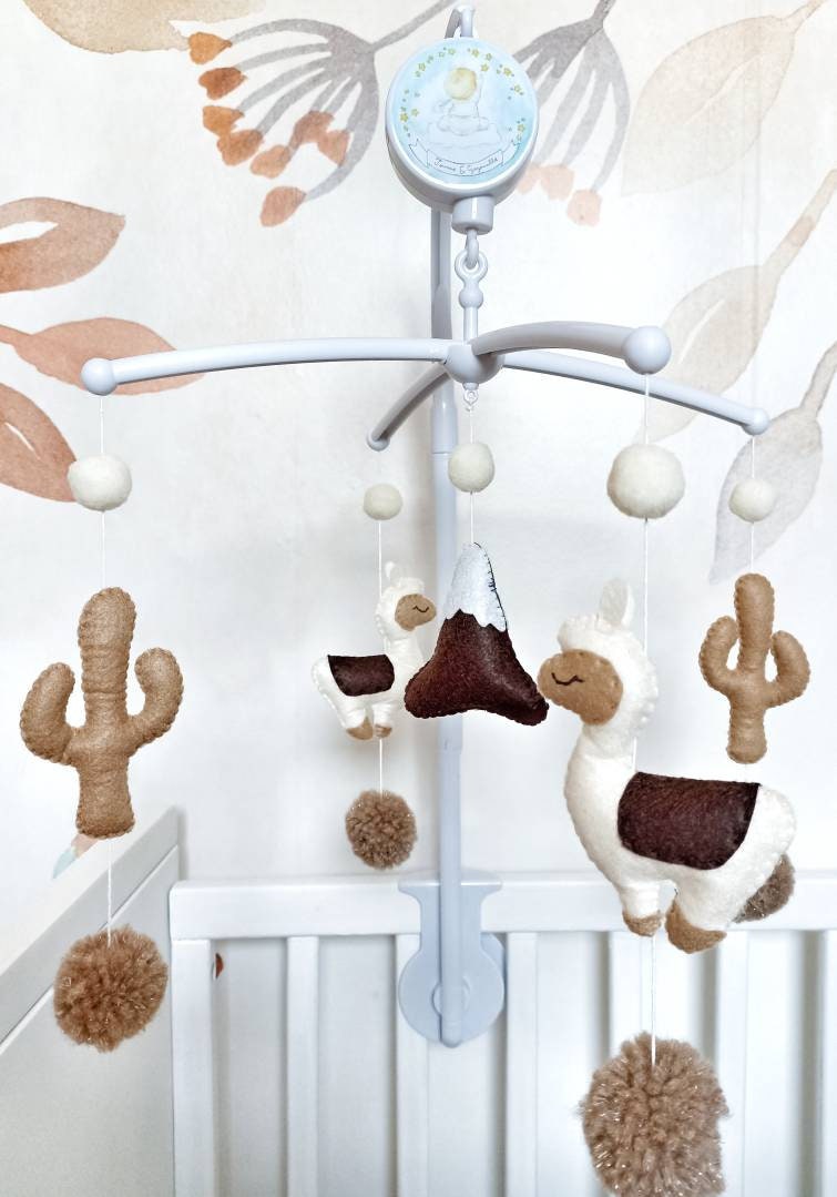 Mobile Musical Pour Bébé Thème Lamas et Catus