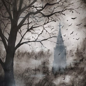 Puede incluir: Pintura en escala de grises de una aguja de iglesia gótica con una cruz, rodeada de un árbol oscuro y sin hojas y pájaros volando. La obra de arte tiene una calidad atmosférica con un fondo brumoso.