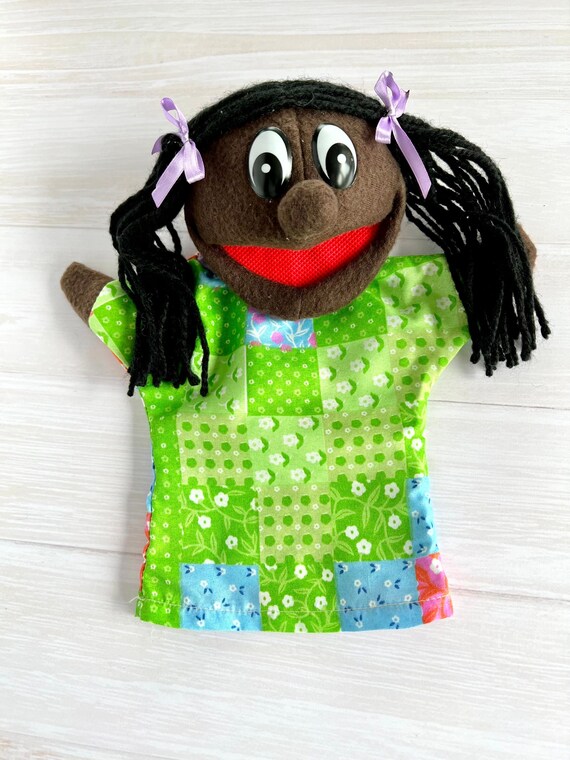 Marionnette à main pour fille afro-américaine Matériel d'orthophonie  mobile, Apprentissage précoce-Marionnettes pour les tout-petits-Enseigner  aux enfants la diversité -  France