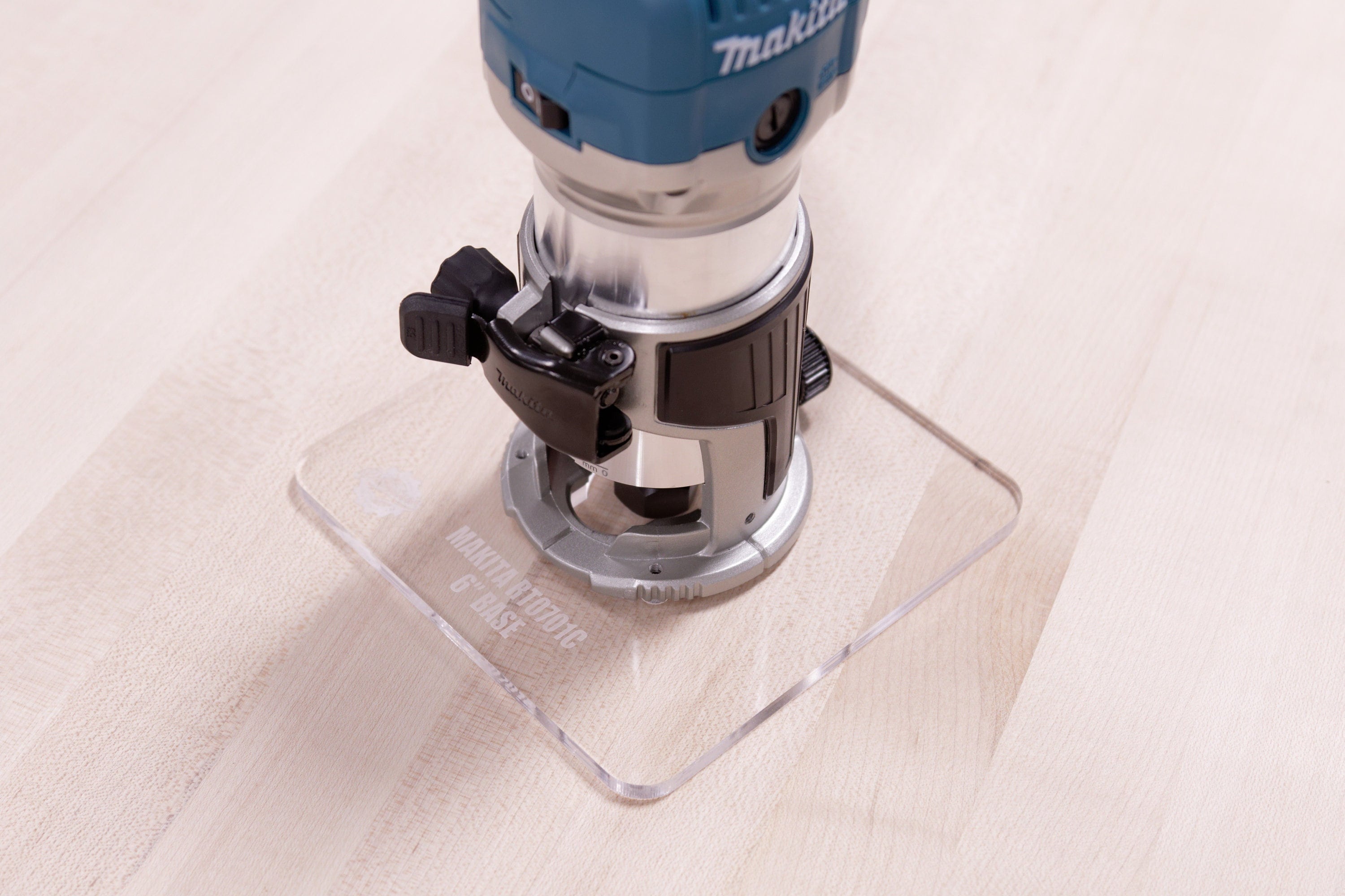 Makita rt0700c. Makita rt0700c