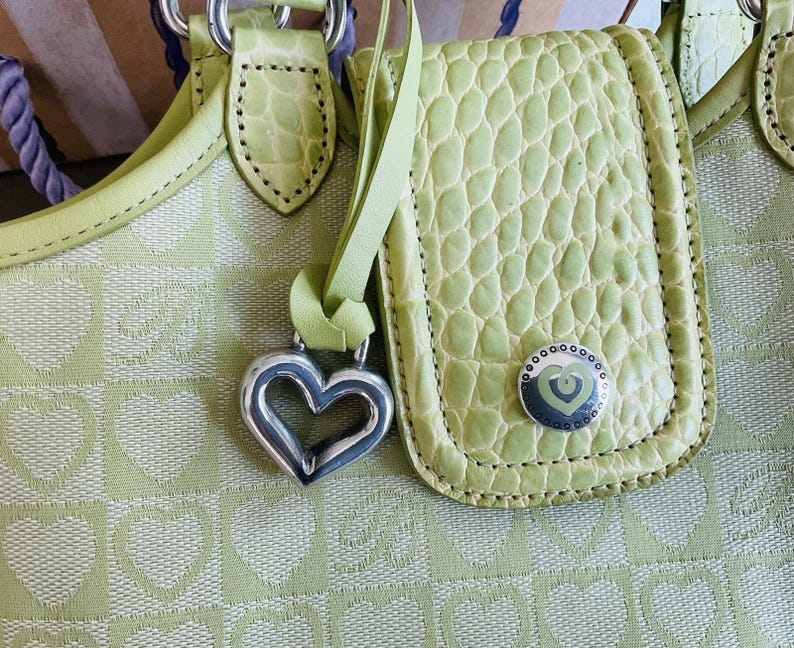 NIB Brighton Rare Vintage Lime Green 90's Small Shoulder/ Hand Bag With Charm afbeelding 3