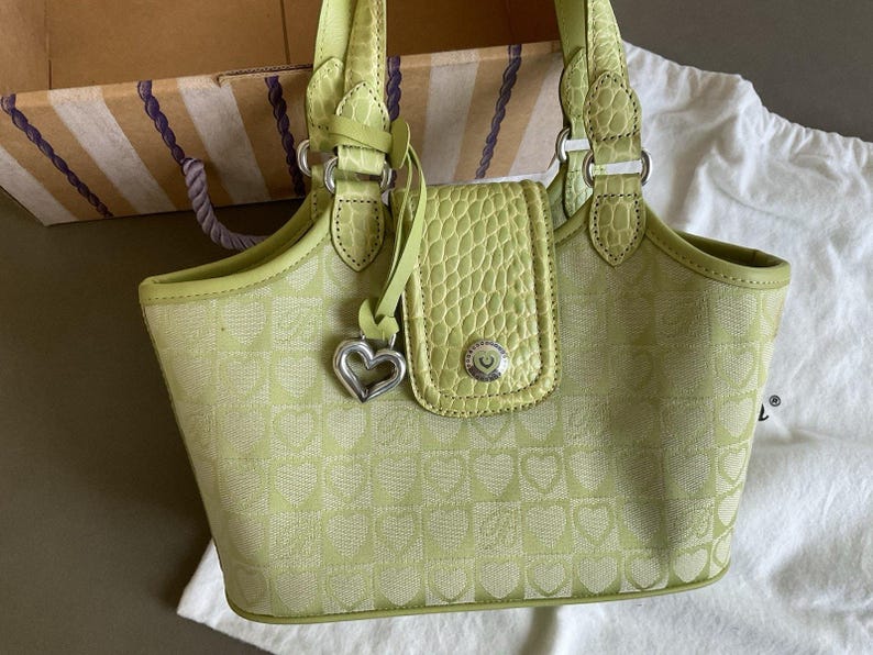 NIB Brighton Rare Vintage Lime Green 90's Small Shoulder/ Hand Bag With Charm afbeelding 4