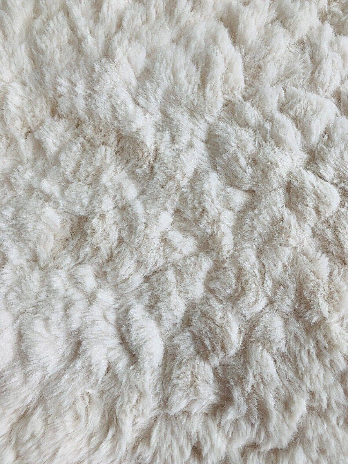 3/4 Yard - 4 Wide Swirled Off-White Fur Trim Trimming Sold by the 3/4-Yard  Piece M421.16