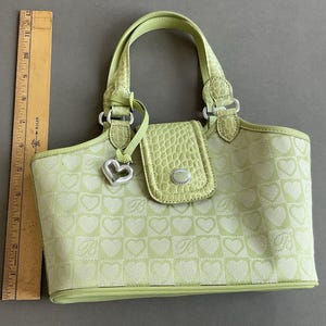 NIB Brighton Rare Vintage Lime Green 90's Small Shoulder/ Hand Bag With Charm afbeelding 7