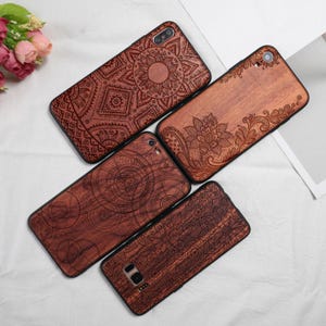 Holz geschnitzte Mandala Lotus natürliche Rosenholz Handytasche für iPhone 16/15/14/13/12/11 Pro,Samsung 25/24/23/22/21/20/10/S9/S8 Plus,Note 10/20