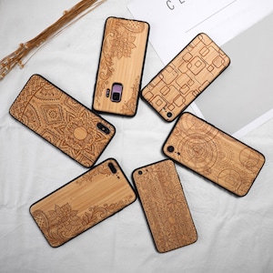 Bambou naturel sculpté mandala lotus coque de téléphone en bois pour iPhone 16/15/14/13/12/11 Pro, Samsung 25/24/23/22/21/20/10/S9/S8 Plus, note 10/20+