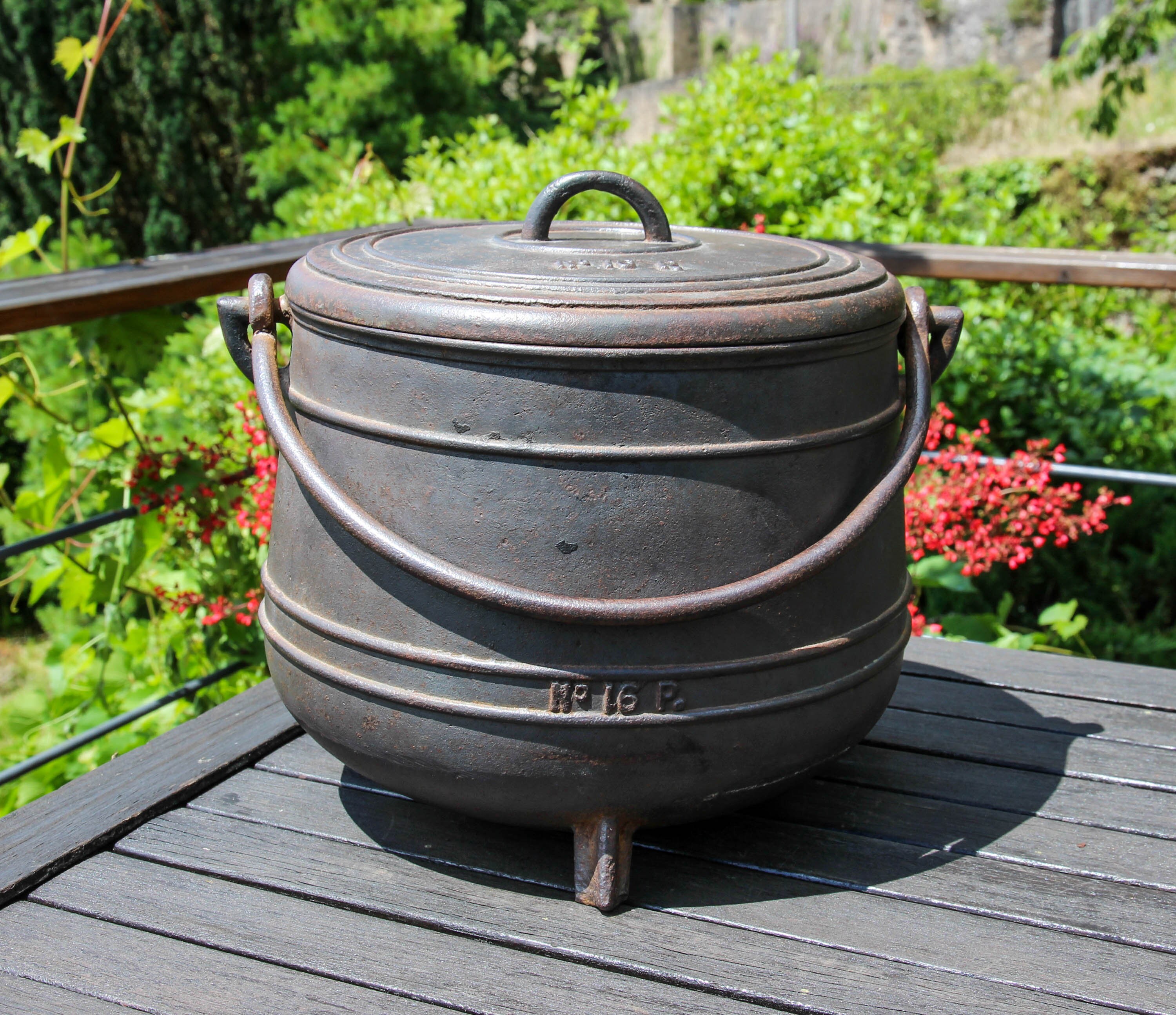 Antiker französischer Gusseisen Größe 16 Kessel mit Deckel | Etsy