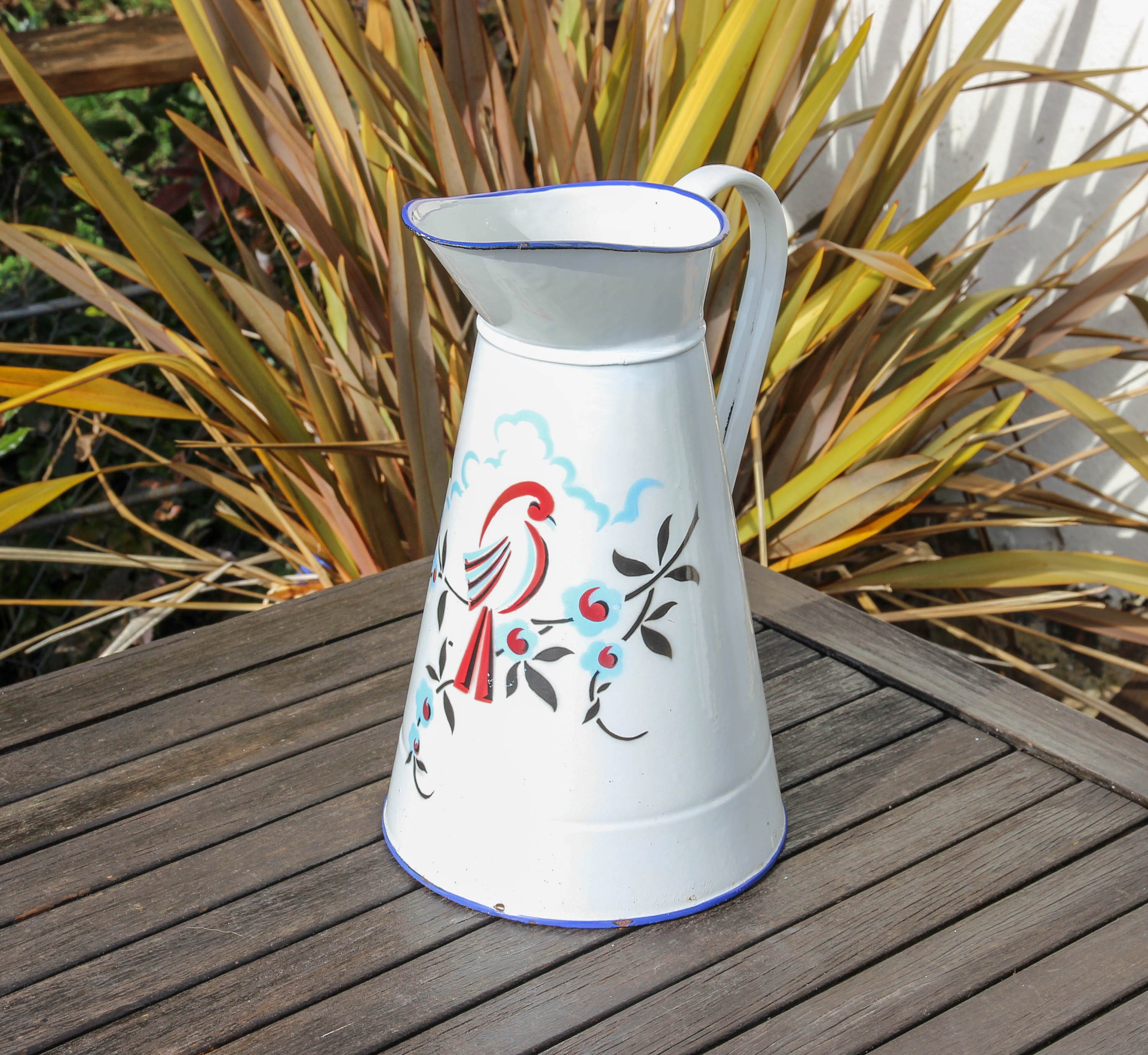 Vintage Français Grande Cruche en Émail Décorée de Blanc/Pichet Des Années 1930 avec d'oiseaux et Fl