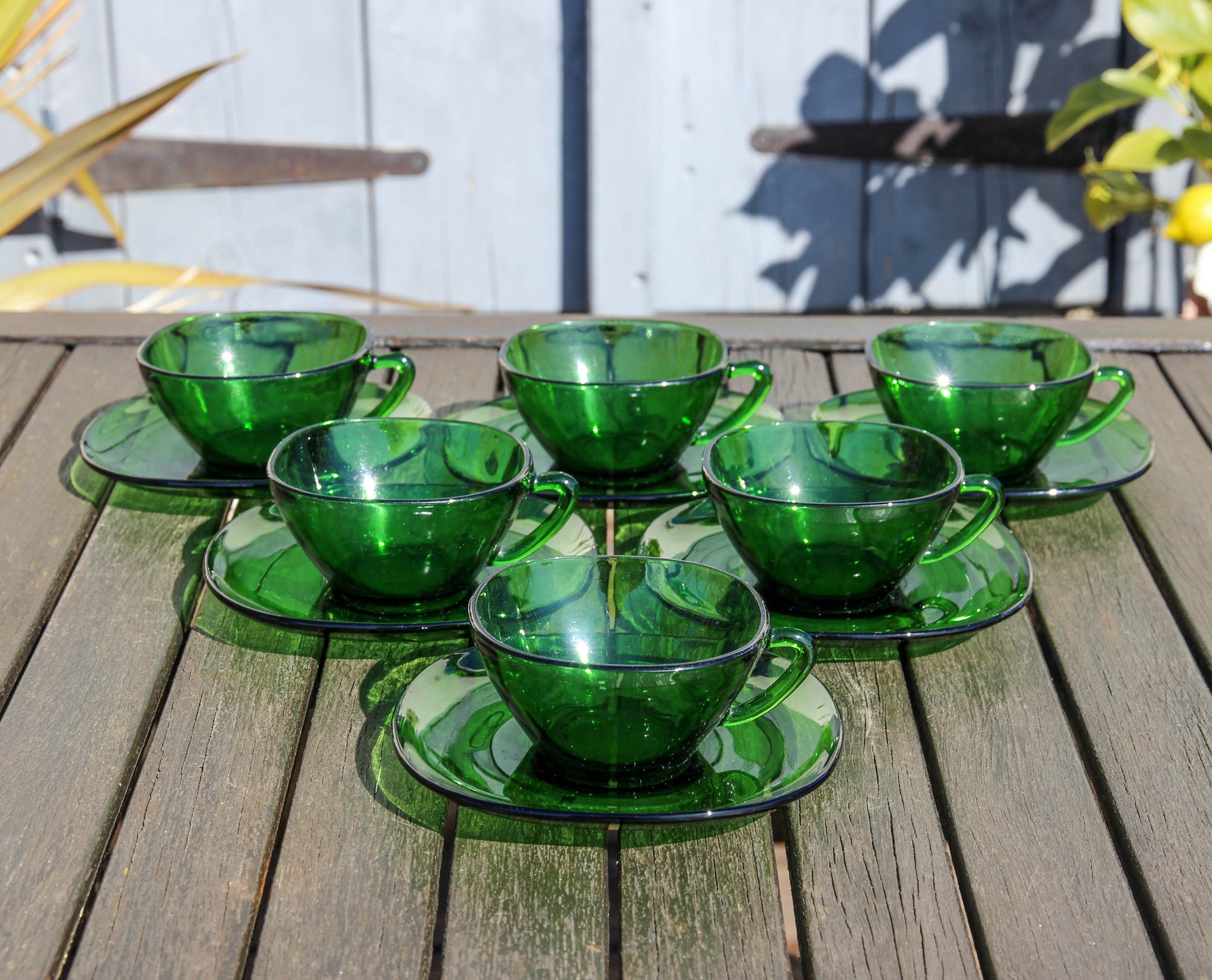 Ensemble de 6 Tasses et Soucoupes en Verre Vert Vereco Vintage/Ensemble Thé Café Rétro Des Années 19