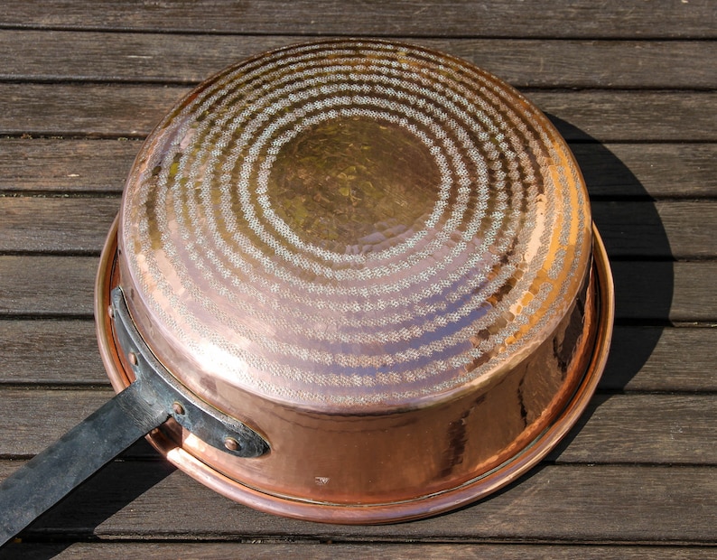 Vintage French VILLEDIEU large 32cm 12 long handled hammered copper pan / 1970s French unlined copper fireside pan image 7