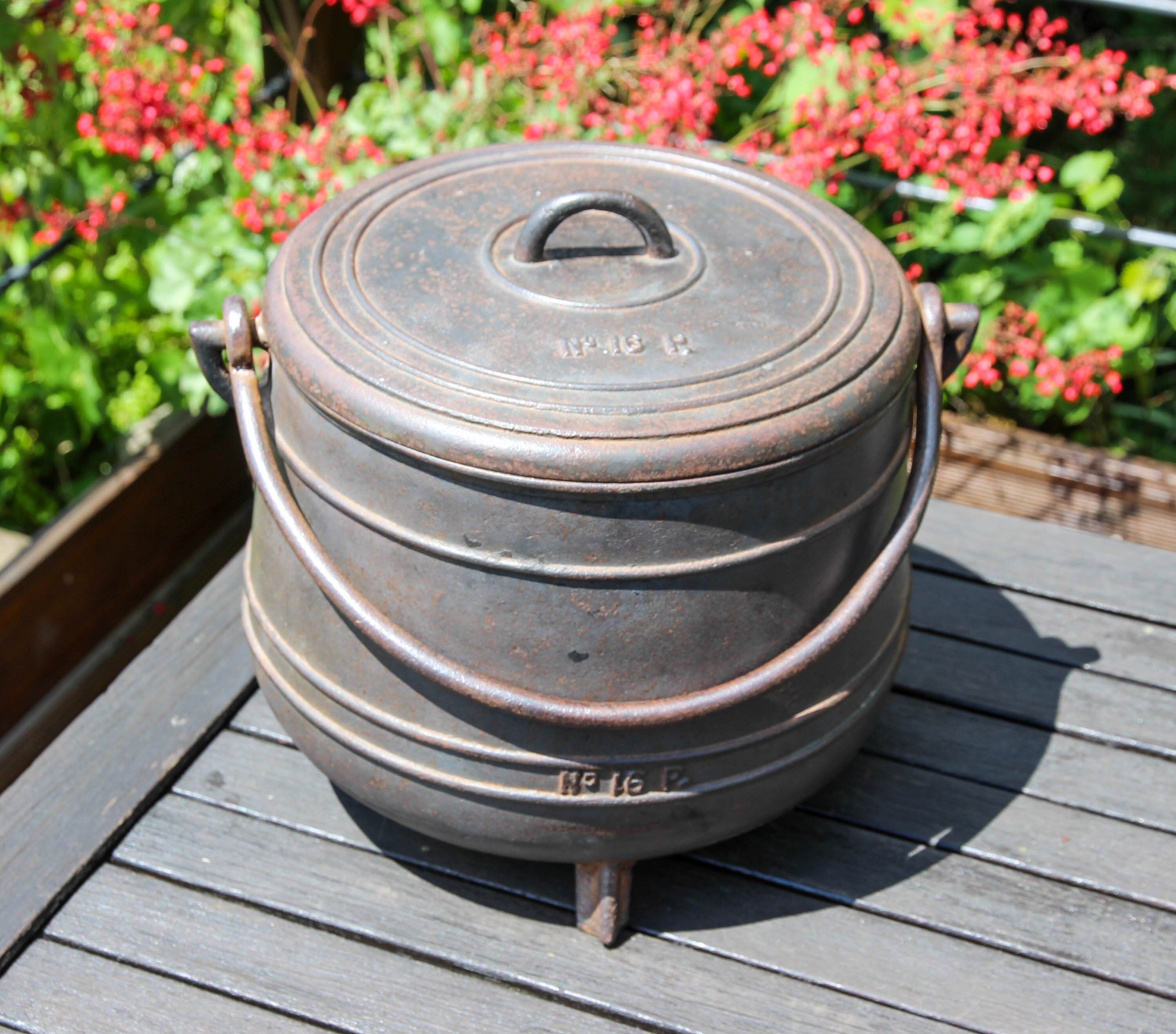 Antiker französischer Gusseisen Größe 16 Kessel mit Deckel | Etsy