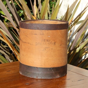 Alter französischer Demi-Dekaliter Messbecher / französischer Messbecher aus den 1900er Jahren / französischer Messbecher aus Holz / Bauernhaus / Bauernhaus Deko