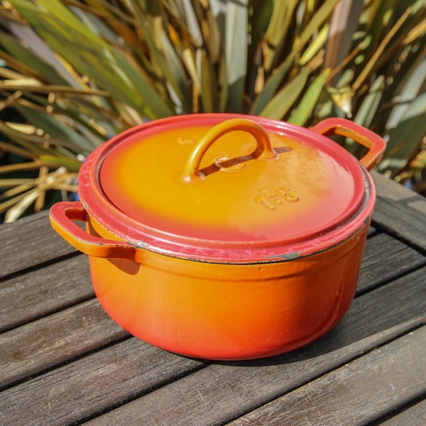 Ancienne cocotte CHAPPEE en fonte émaillée de 1,5 litre orange brûlée lourde, marmite cocotte des années 1920 et 1930 avec couvercle