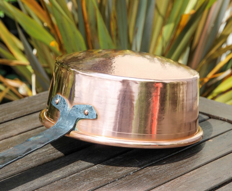 Vintage French PIERRE VERGNES DURFORT long handled copper pan / 1970s French unlined copper fireside pan image 4