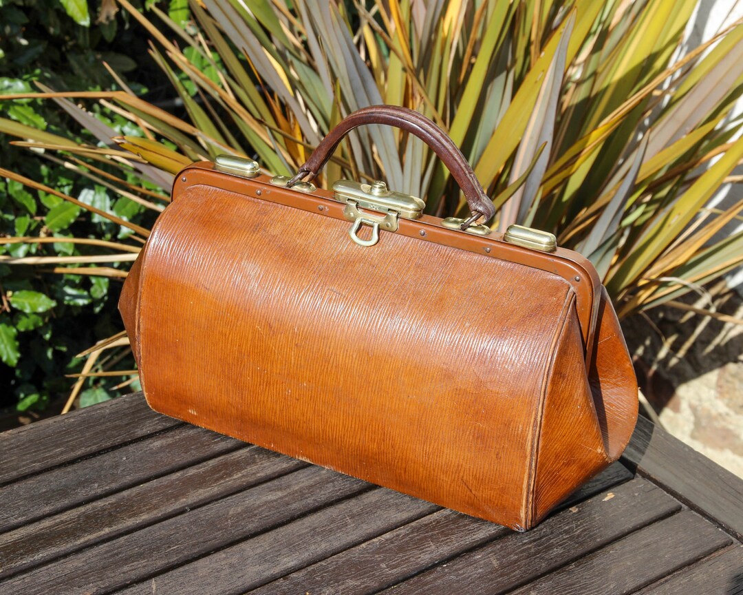 Antique French Leather Gladstone Bag / Early 1900s Small French Doctors