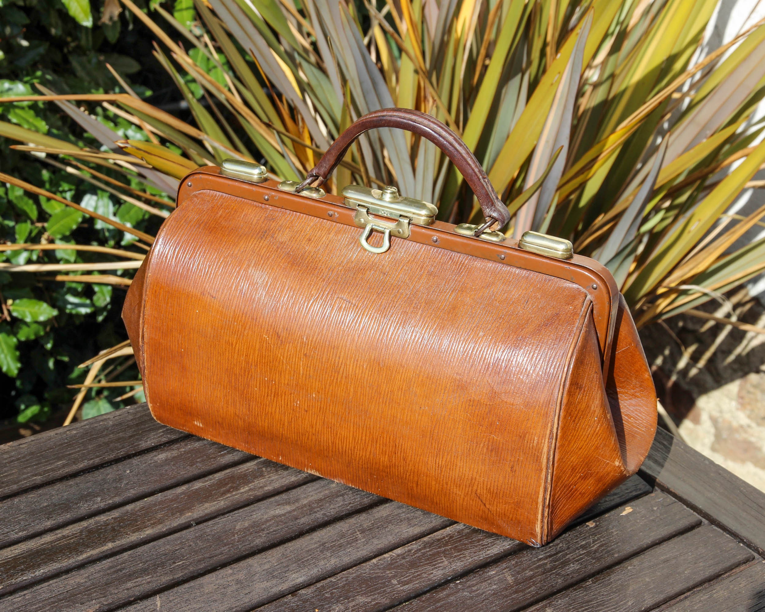 Vintage Antique Leather Gladstone Bag Bookies Bag - The Hoarde Vintage