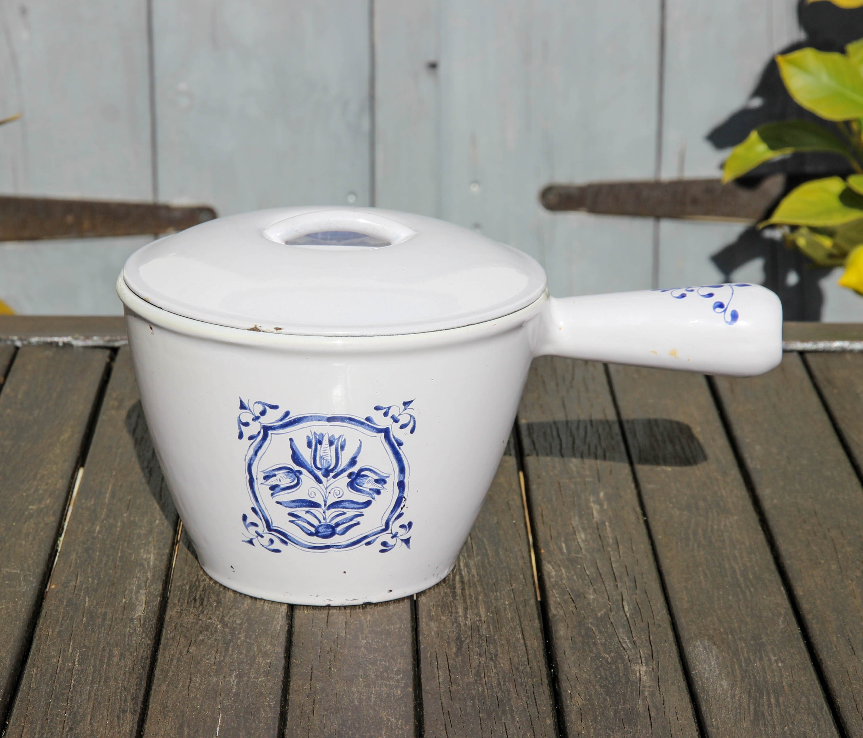 Pot à Fondue et Couvercle Vintage Français Le Creuset/En Fonte Émaillée Bleu Tulipe Delft Style Déco