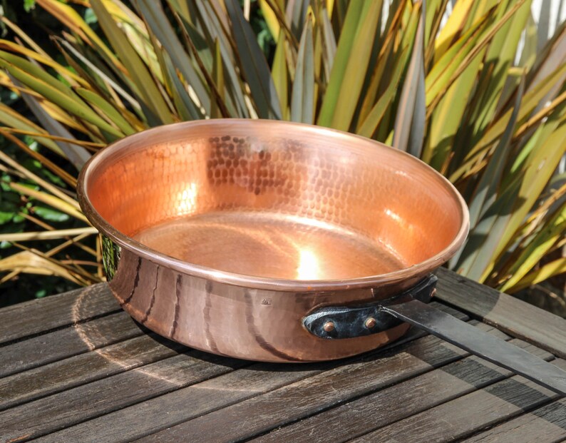 Vintage French VILLEDIEU large 32cm 12 long handled hammered copper pan / 1970s French unlined copper fireside pan image 2