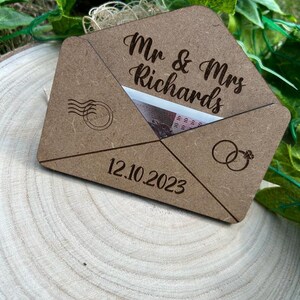 Busta regalo in legno personalizzata per matrimonio, porta soldi per Mr & Mrs, porta buoni regalo per fidanzamento e compleanno