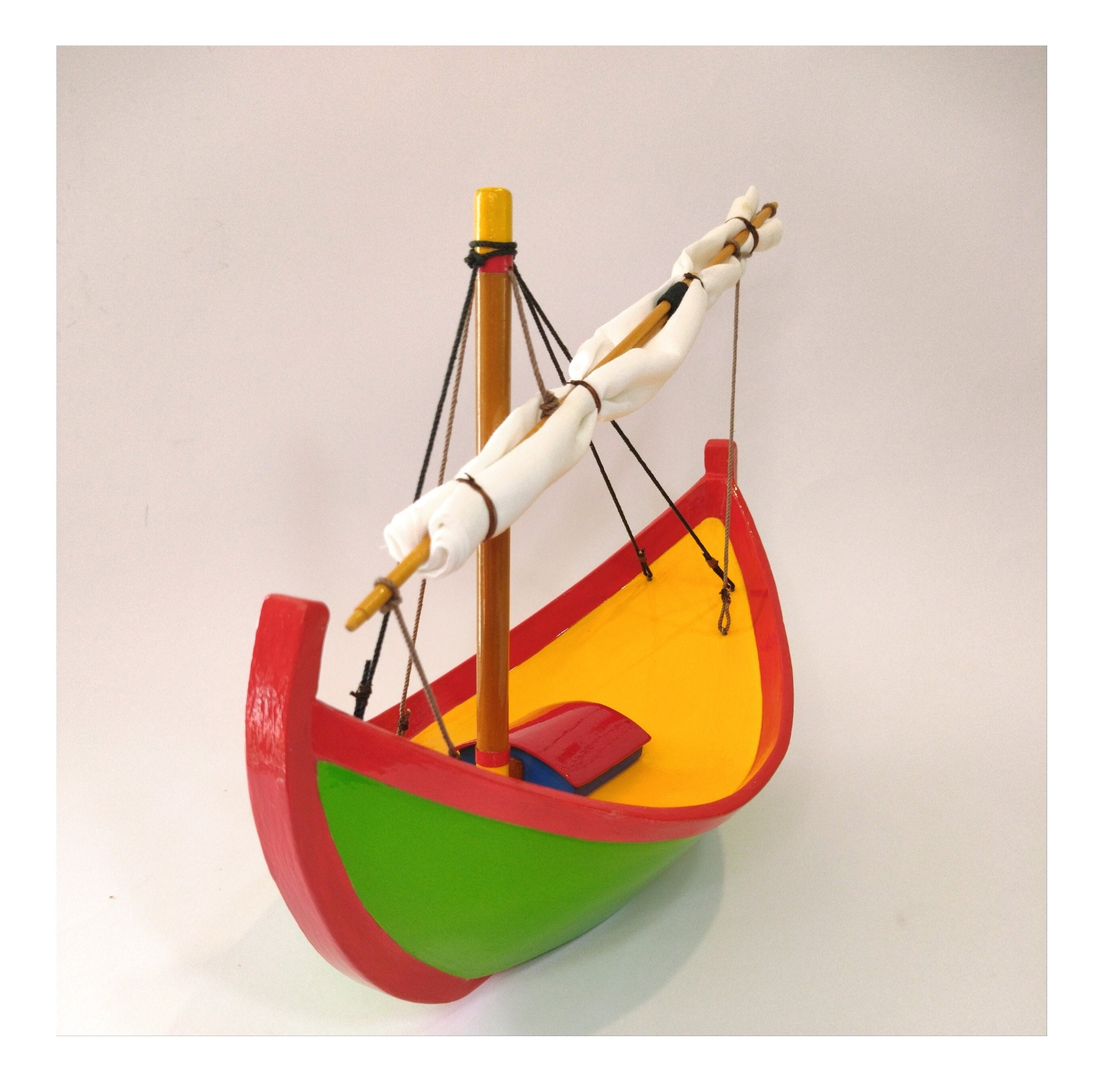 Paper mache boat México