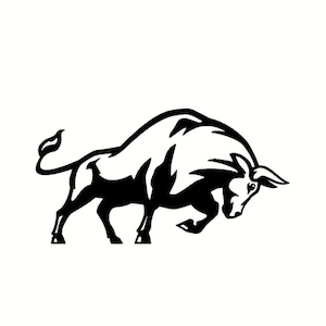 Op de afbeelding: Zwart-witte silhouet van een aanstormende stier met zijn kop naar beneden en hoorns naar voren gericht.