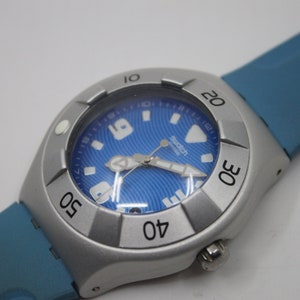 2003 Vintage Swatch Irony Scuba 200 'Blue Squid' YDS4020, en buen
