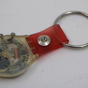 Porte-clés Swatch unique et vintage, GK902, 1997, Anemone , fabriqué à partir de montre Swatch pour homme recyclée, qui ne fonctionne pas image 3