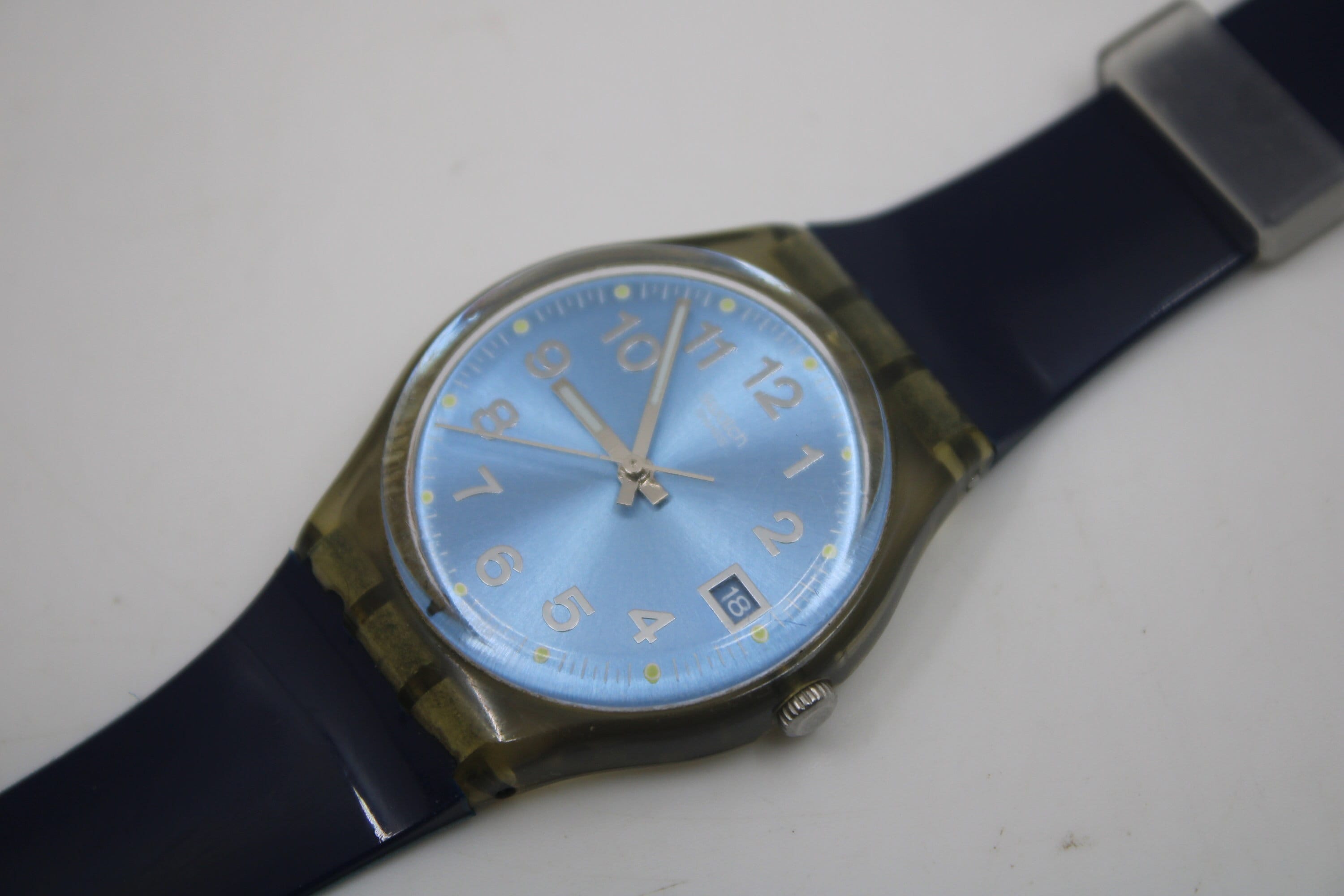 2000, 17mm Gents Swatch, 'Blue Choco', G415, rough condition, in perfect  working order!