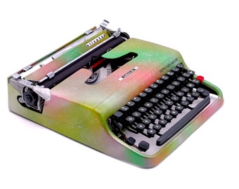 Olivetti Lettera 22 - Art Repaint! Italian Design Portable Typewriter