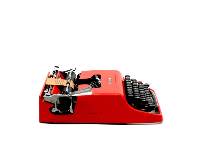 Olivetti Lettera 22  - Italia 1951 -  Mint! - Repaint! - Red Portable Typewriter