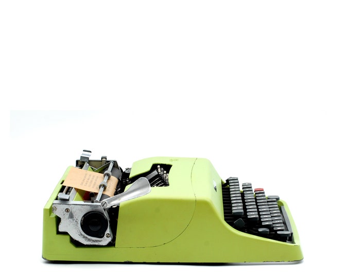 Olivetti Lettera 32  -  Italian Design - Light Green  Portable Typewriter