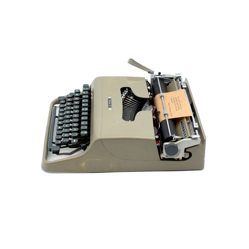 Olivetti Pluma 22 Olive Color Macchina da scrivere portatile image 4