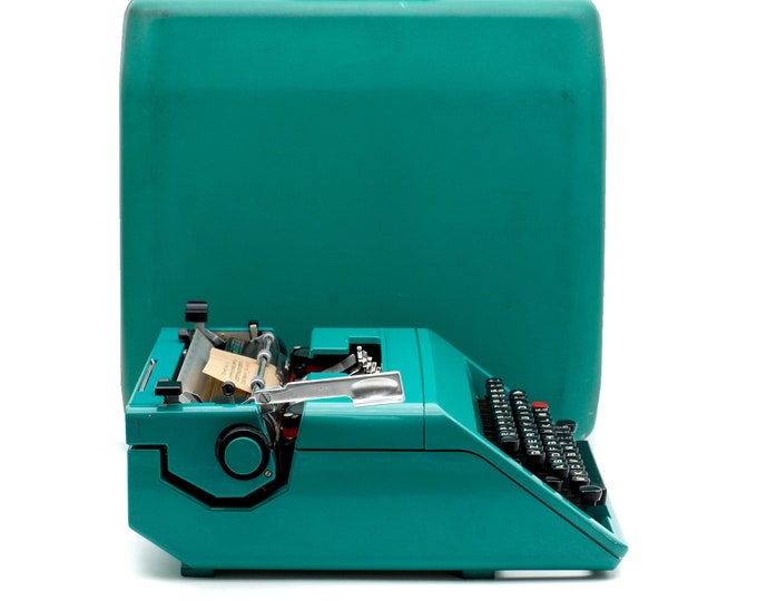 Olivetti Studio 45 - Italian Green Portable Typewriter with original case