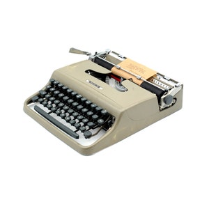 Olivetti Pluma 22 Olive Color Macchina da scrivere portatile image 3