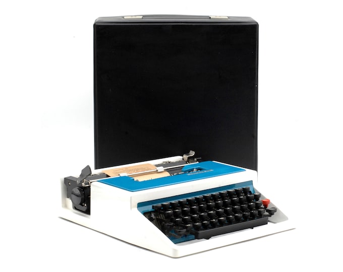 Underwood 315 - Ettore Sottsass 80's -  White/Blue Portable Typewriter with original case