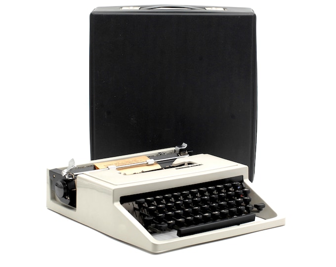 Olivetti Dora - Ettore Sottsass 80's -  Grey Portable Typewriter with original case