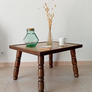 Antiker Couchtisch Weltkarte aus den 30er/40er Jahren aus Massivholz, Antiker Couchtisch Weltkarte aus den 30er/40er Jahren aus Massivholz