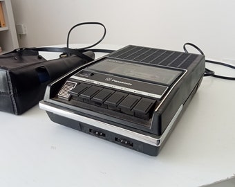 Lecteur enregistreur portable vintage Panasonic années 80 avec sa housse