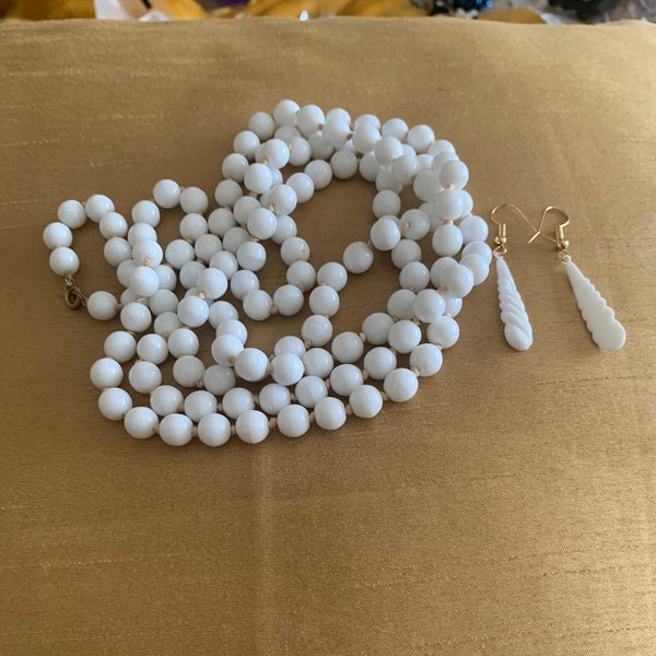 1950s necklace super long 40inch Lovely vintage  milk glass bead handknotted  necklace gift wedding holiday party prom bride bridesmaid prom