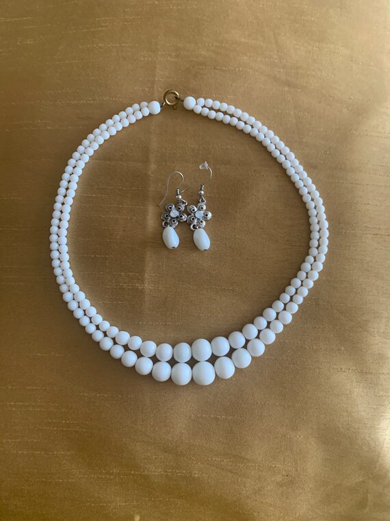 Vintage Milk Glass Jewelry Clasps – 2-Pack, White Glass With Brass, 13mm Bead (New Without Tags)