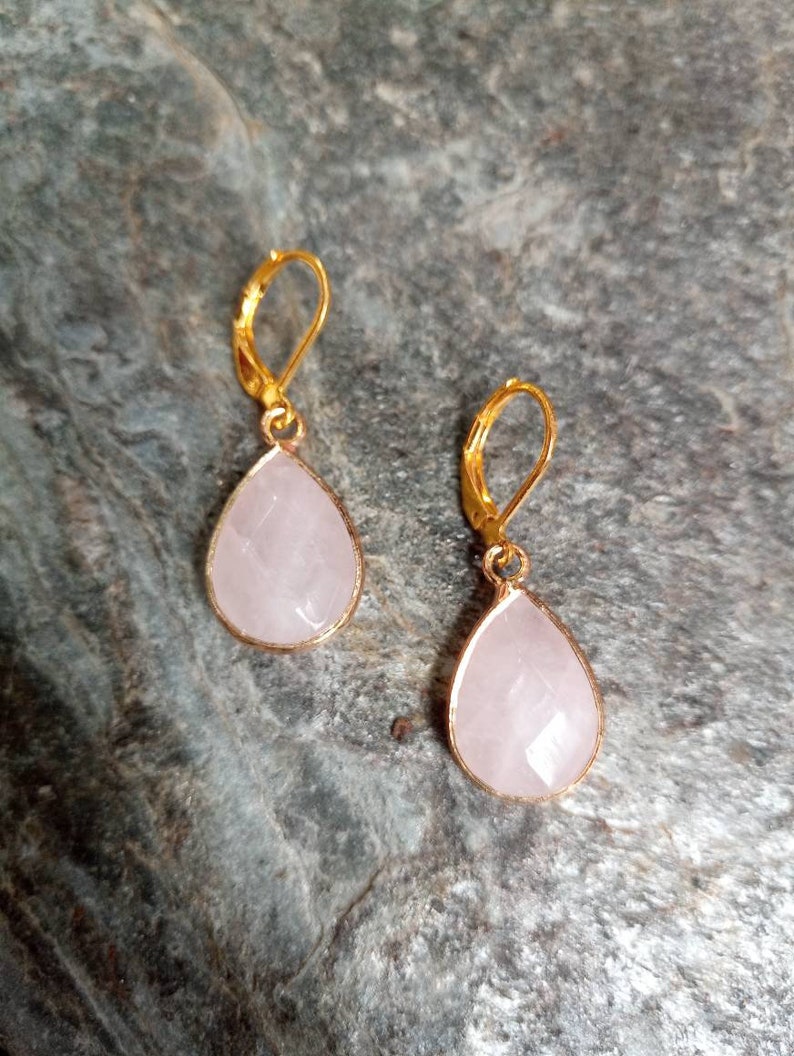 Boucles d'oreilles dormeuses en acier inoxydable et quartz rose gouttes à facettes Dormeuses