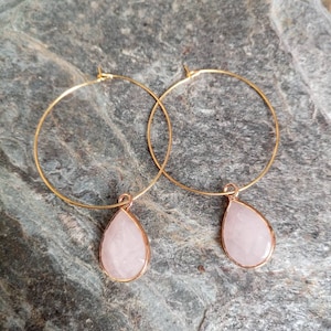 Boucles d'oreilles dormeuses en acier inoxydable et quartz rose gouttes à facettes Créoles