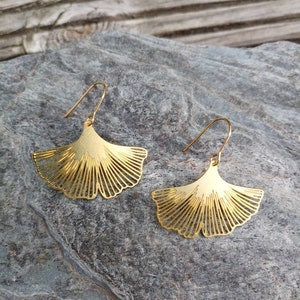 Small or large hook earrings and creoles in stainless steel and gingko biloba leaves in raw gold or silver-plated brass